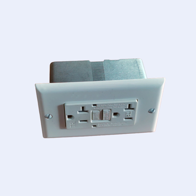 China 15A 125V AC GFCI Receptacles Duplex Tamper Resistant  Monitoring Function supplier