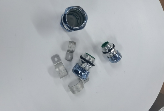 China Blue Cap EMT Conduit Fittings Steel Zinc Plated 1/2&quot; To 4&quot; With Liquid Tight Ring supplier